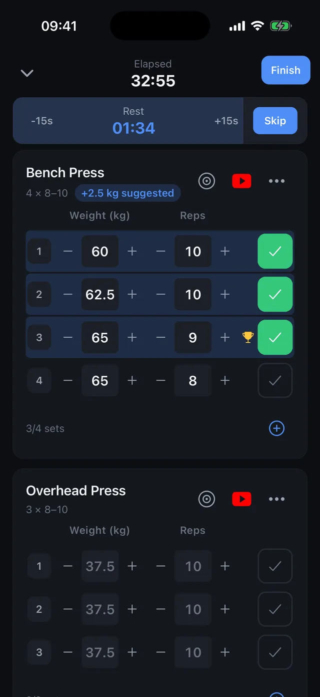 Seryz workout screen: bench press sets logged, a weight PR and the rest timer running